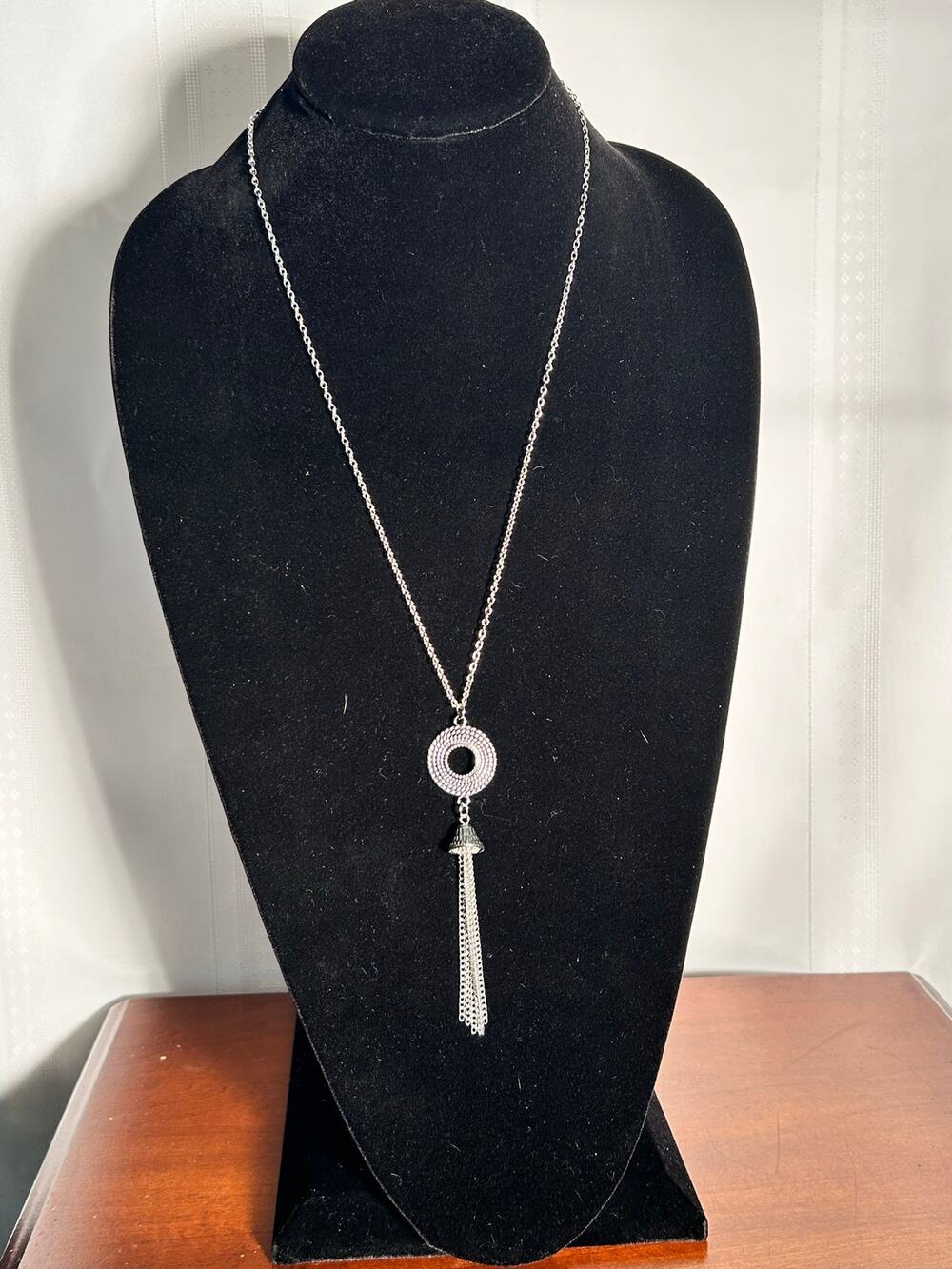Silver Tone Ring Pendant Necklace Hanging Chain Tassel Y-Drop Lariat Style